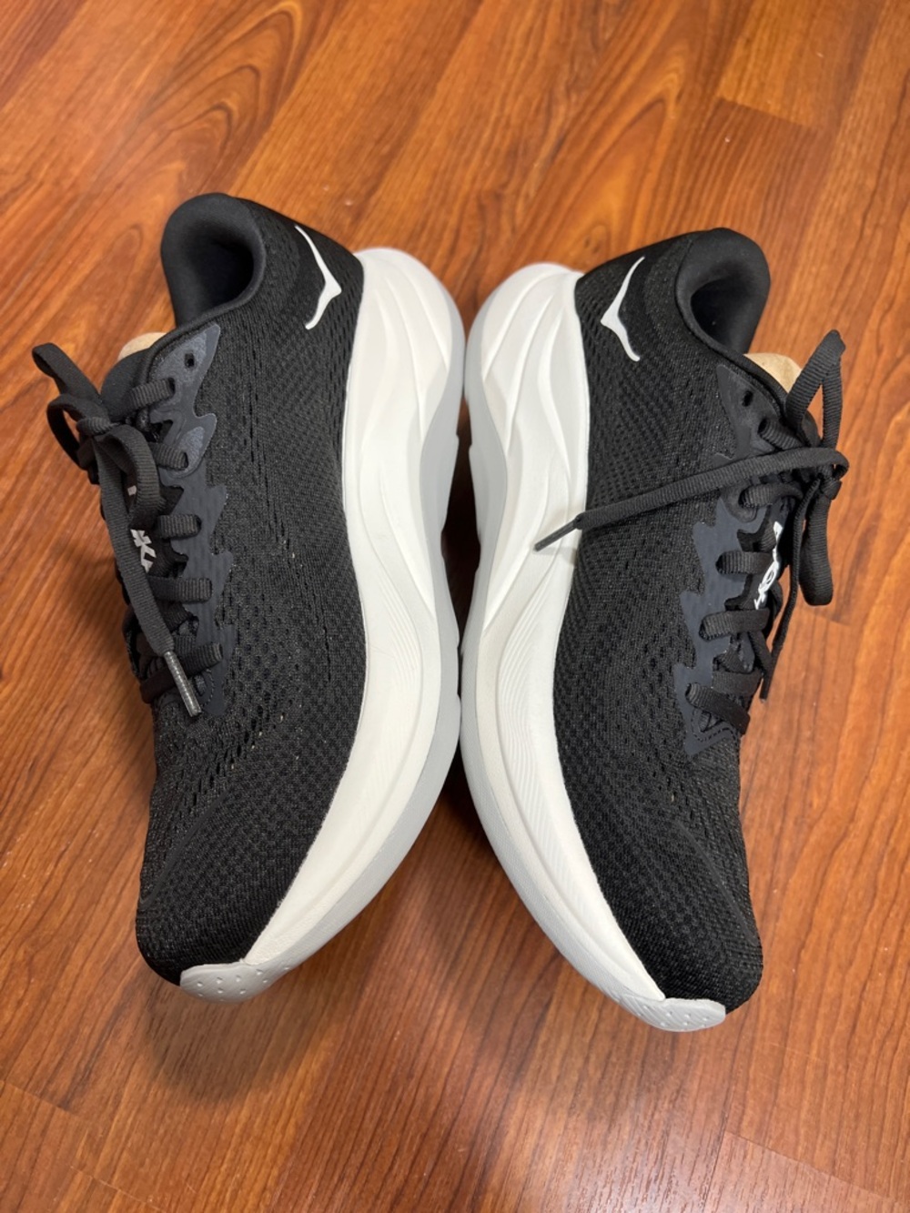 Hoka Women's Sz 8.5B Rincon 4 Everyday Ruining Shoes Black EUC - Picture 5 of 9